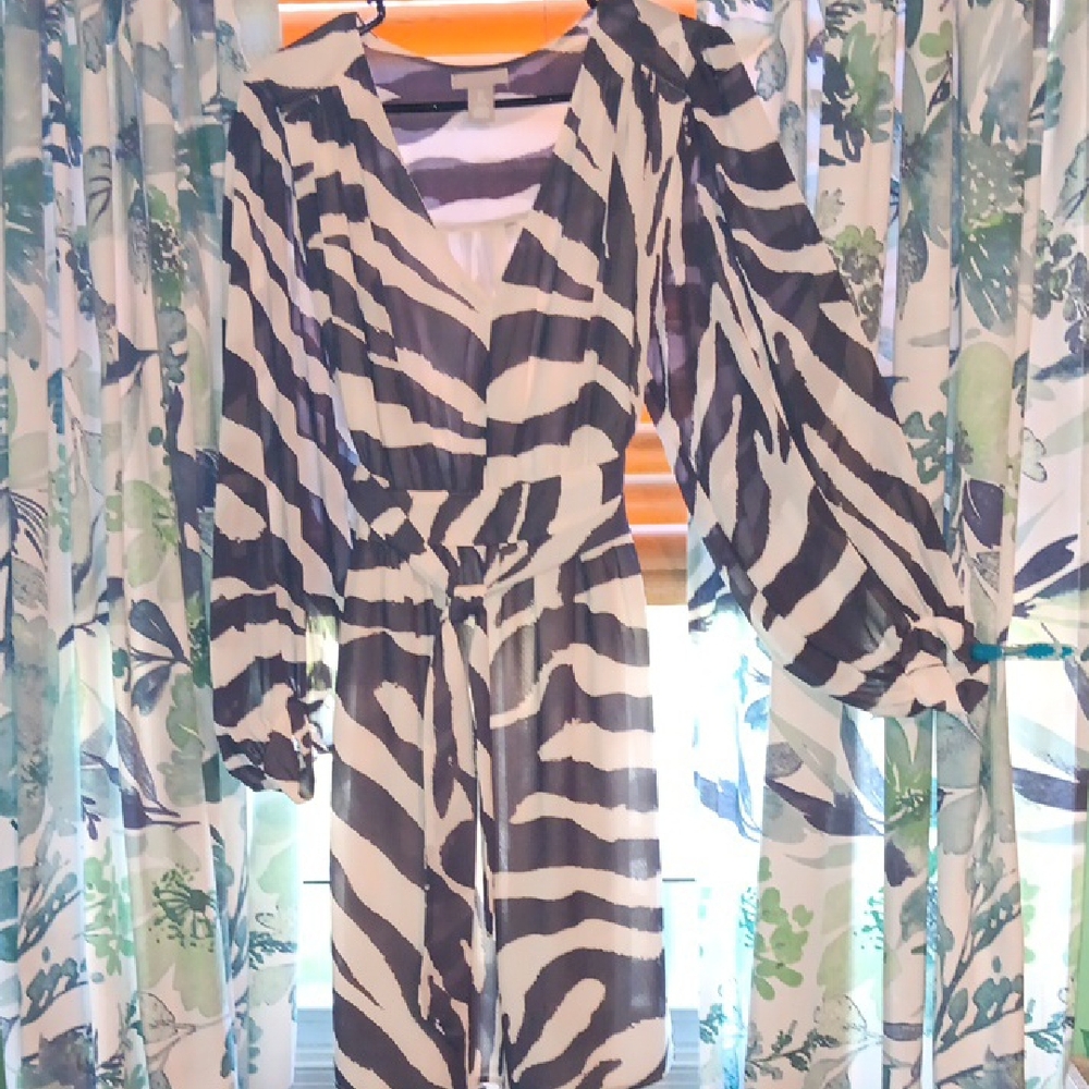 H&M Monochrome Patterned Dress